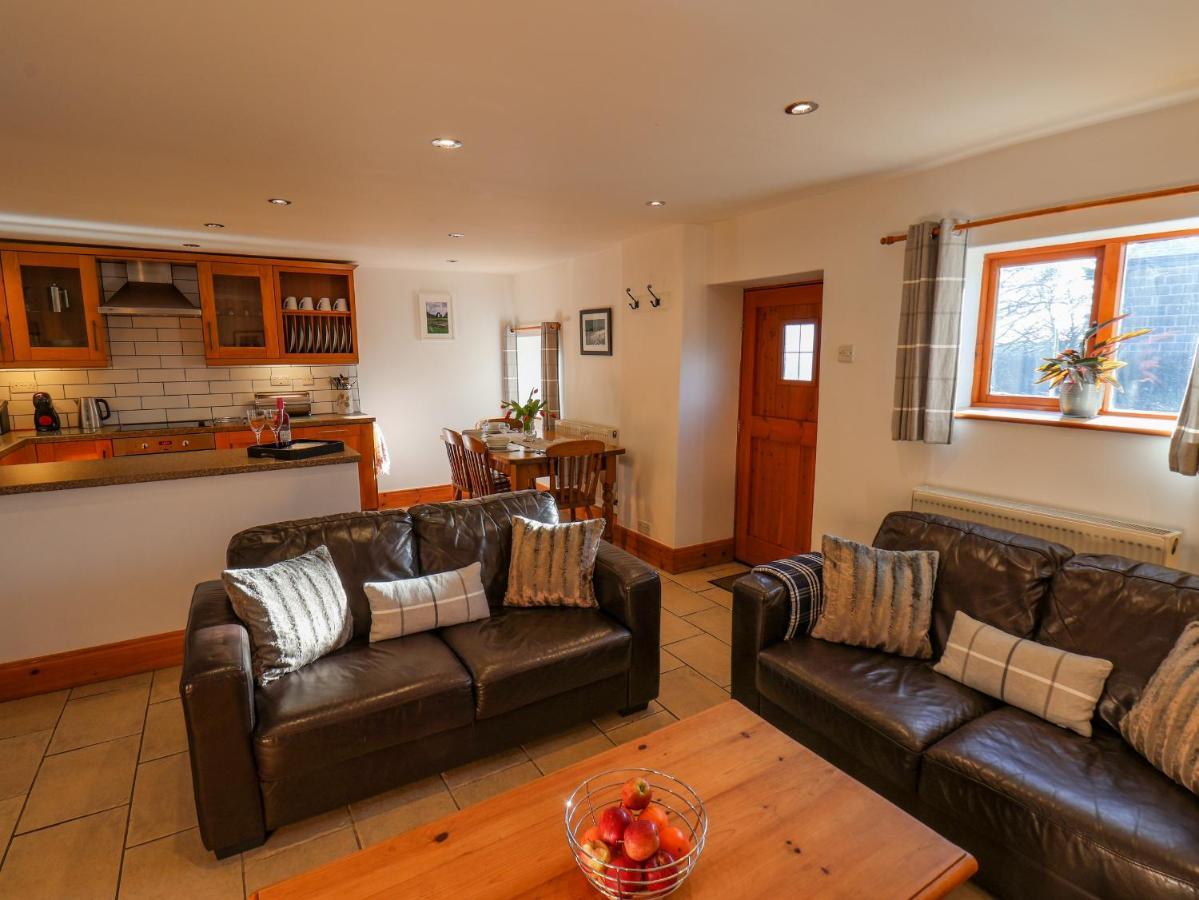 Hayloft Cottage Staintondale 外观 照片
