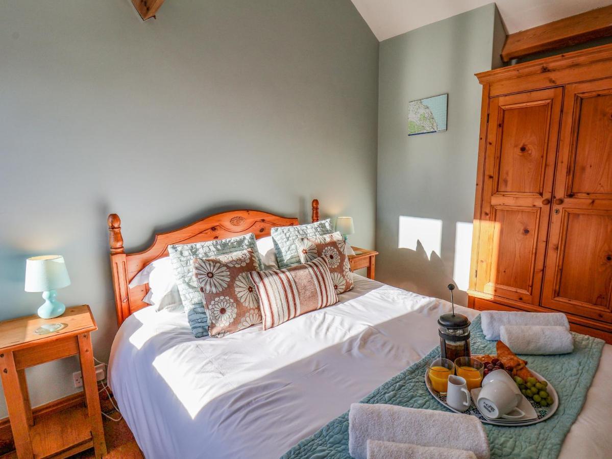 Hayloft Cottage Staintondale 外观 照片